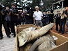 Dvorská zoo spálila 21. záí pes 50 kilogram rohoviny nosoroc