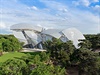 Architekt Tan�ícího domu v Praze Frank Gehry navrhl budovu Louis Vuitton...