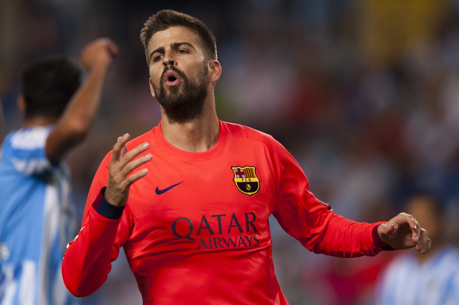 Gerard Pique lituje zahozené �ance.