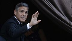 George Clooney na svatbe v Benátkách.