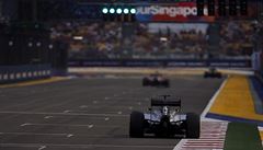 Lewis Hamilton na okruhu v Singapuru.
