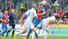 Hlavi�kující Stanislav Tecl.