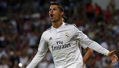 Další Ronaldovo představení. A Portugalec útočí na rekordy legend
