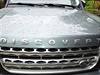 Testovanému Land Rover Discovery 4 dominuje masivní p�ední maska