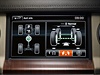 Displej v Land Roveru Discovery 4 mimo jiné ukáe, jestli máte uzavený...