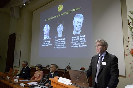 Profesor Ole Kiehn vyhlauje vítze Nobelovy ceny za lékaství.