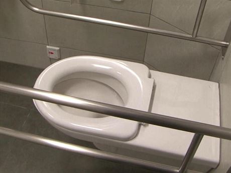Dopravní podnik hl. m. Prahy otevel dv nov zrekonstruované veejné toalety...