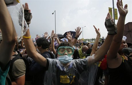 Prodemokratické protesty v Hongkongu pokraují i v pátek a nadále mají klidný...