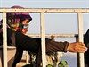 Kurdsk benkyn z msta Kobani.