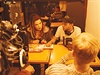 Anne Dorval a režisér Xavier Dolan při natáčení filmu Mami! V kinech od 30. 10....