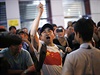 Centrum Hongkongu dnes zasáhly potyky mezi demonstranty poadujícími...