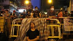 Demonstranti v Hongkongu přestanou blokovat úřady, protesty ale nekončí