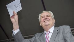 Milo� Zeman ve Slu�ovicích.