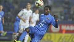 Stelec prvního gólu Baníku Francis Narh.