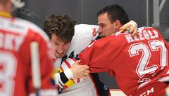 Collin Valcourt z Hradce, Rostislav Klesla z T�ince.