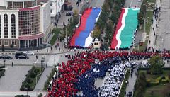 Tradi�n� velkolepou poctu Putinovi zorganizovali v �e�enské metropoli Grozném.