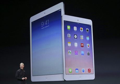 editel Apple Tim Cook bhem projevu o iPadech.