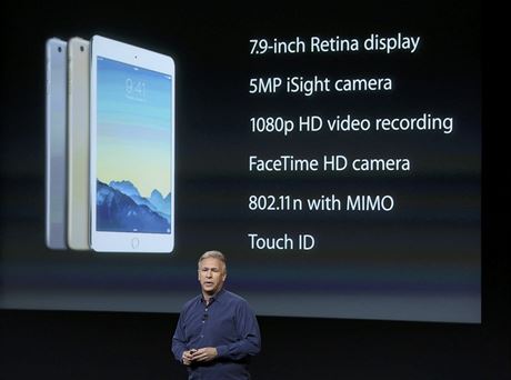 Phil Schiller, viceprezident Applu pedstavuje iPad Air 2.