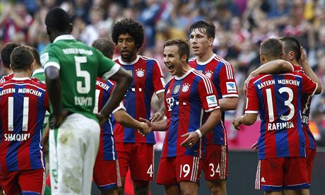 Fotbalisté Bayernu Mnichov se radují z vítzství.