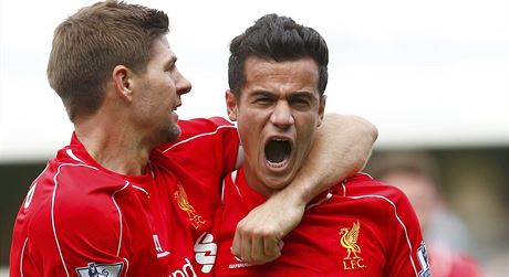 Radost Liverpoolu. Steven Gerrard (vlevo) a Philippe Coutinho.