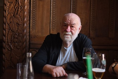 Český sklář a sochař Antonín Oth zemřel 5.10. 2014 ve věku 81 let.