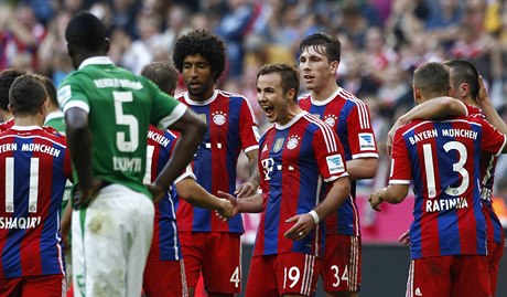 Fotbalisté Bayernu Mnichov se radují z vítzství.