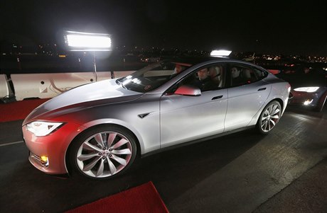 Nová podoba elektromobilu Tesla S.