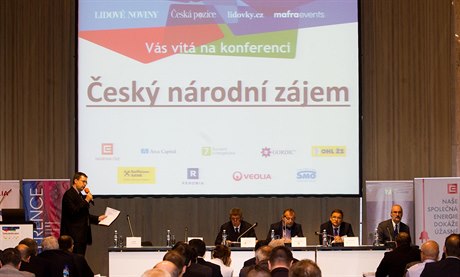 Ministr Andrej Babiš a Hynek Kmoníček na konferenci Český národní zájem