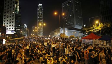 Prodemokratičtí aktivisté se v Hongkongu opět scházejí po tisícovkách.