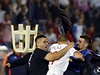 Srbští a albánští fotbalisté se rvou kvůli stržené vlajce.