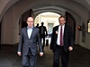 Premiér a pedseda SSD Bohuslav Sobotka pichází do volebního tábu SSD v...