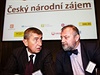 Ministr Andrej Babi a Hynek Kmoníek na konferenci eský národní zájem