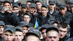 Na Ukrajinu pijely stovky americkch vojk. Moskva protestuje