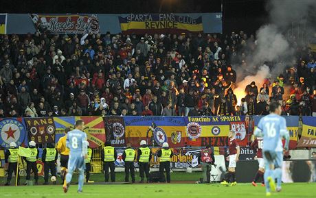 Sektor fanouk Sparty pi zápase Slovan Bratislava - Sparta Praha.