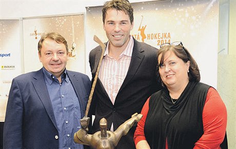 Šéf hokejového svazu Tomáš Král (zleva), Jaromír Jágr a Jana Obermajerová na...