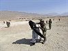 Ameriané u v Afghánistánu zstanou jen jako poradci. Na snímku cviení...