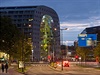 V centru Rotterdamu vyrostla nov origln stavba, kter v sob spojuje trnici...