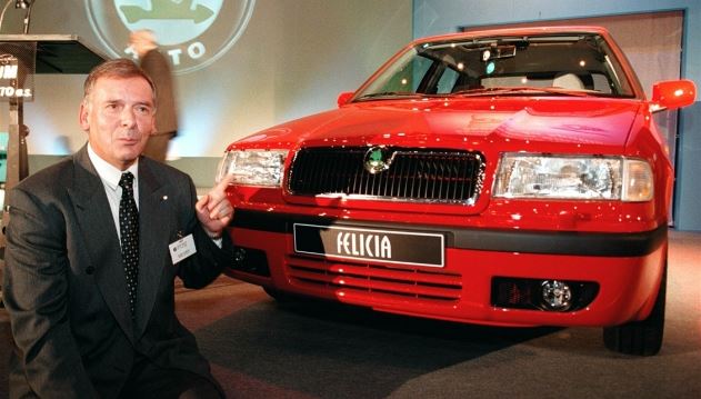 P�edstavení nejnov�j�ího modelu �kody Felicia v roce 1998.