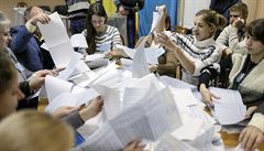 Sítání výsledk ukrajinských voleb.