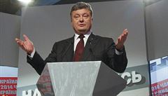 Volby na Ukrajin vyhrál Blok Petra Poroenka. Jaceuk moná zstane premiérem