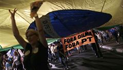 Pryč s Dilmou. Pryč se Stranou pracujících. Příznivci sociálnědemokratického...