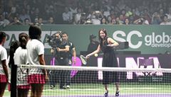 Li Na se na Turnaji mistryň ukázala v šatech, pak diváky bavila Serena