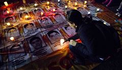 Sví�ky za zmizelé studenty. Desítky tisíc lidí po�adovaly v ulicích mexické...