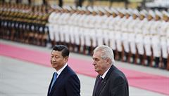 Prezident Milo� Zeman se 27. �íjna setkal v Pekingu s �ínským prezidentem Si...