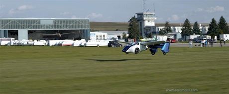 Létající auto AeroMobil slovenské výroby.