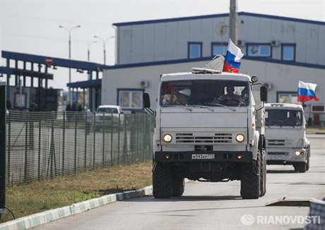 Na rusko-ukrajinskou hranici dorazila v pátek ráno dalí kolona vozidel s...