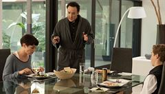 Psychoterapeut Weiss (John Cusack) a jeho rodinka.