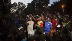 Masové protivládní demonstrace v Ouagadogou, hlavním mst Burkiny Faso.