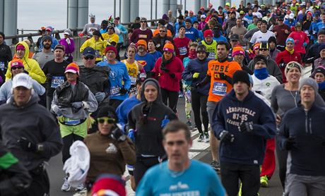 44. roníku maratonu v New Yorku se zúastnilo kolem 50 tisíc lidí.