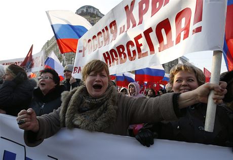Anexi Krymu, kterou Moskva ospravedlnila ochranou tamních Rus, sledovala...